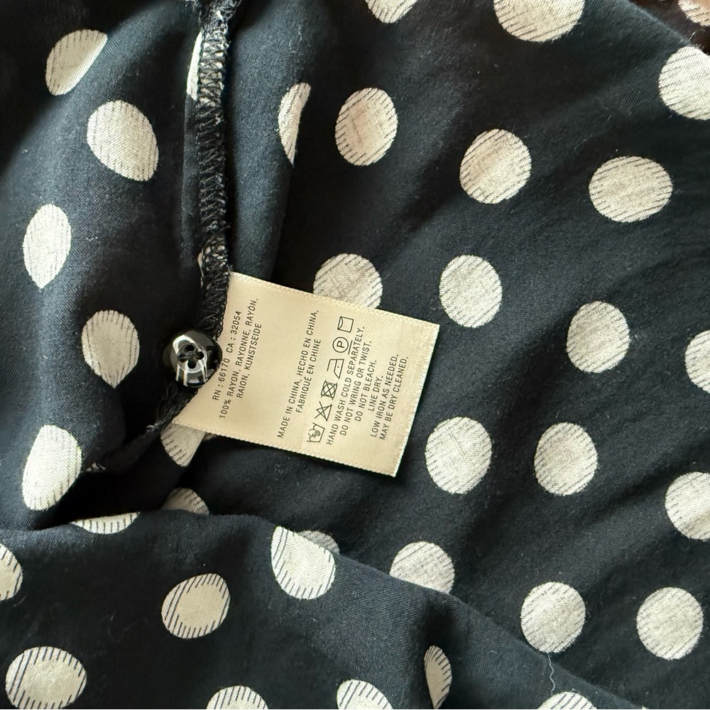 🦊 Anthropologie Black polka dot Ruffled Blouse - Picture 4 of 6